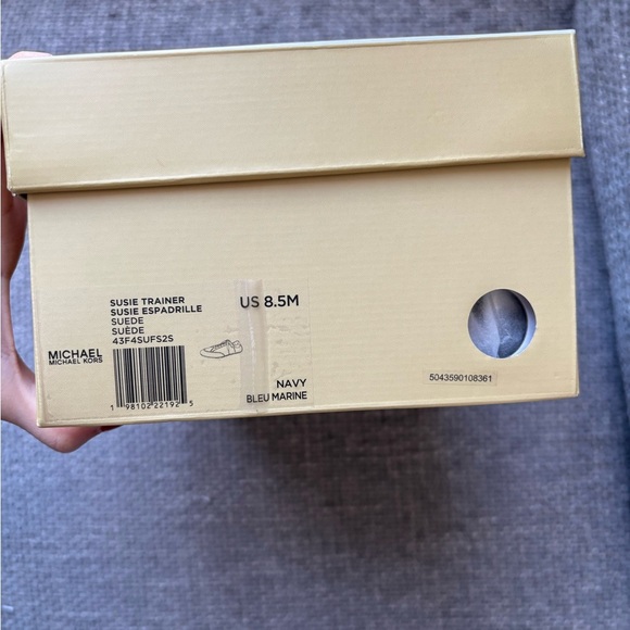 BNWT Michael Kors Susie Leather Sneakers – Women’s 8.5 - Picture 15 of 16